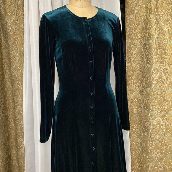Maxi button down gown - Picture 2 of 11
